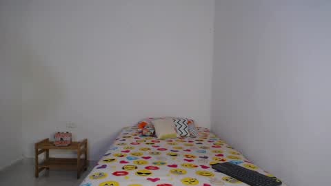 Snapshot of amelycaro chatting on 4, 2, 2025 Amely  online show from 4, 2, 2025