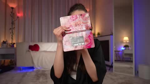 Amy  online show from 22, 5, 2026
