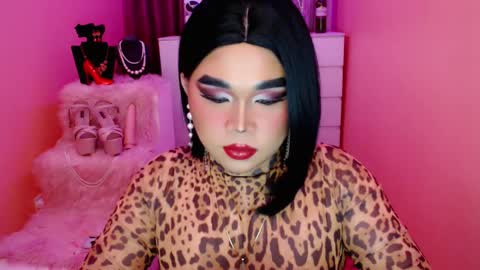 Snapshot of amiadoll chatting on 4, 2, 2025 Queen Mireska online show from 4, 2, 2025