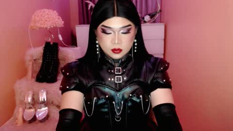 Snapshot of amiadoll chatting on 14, 9, 2025 Queen Mireska online show from 14, 9, 2025