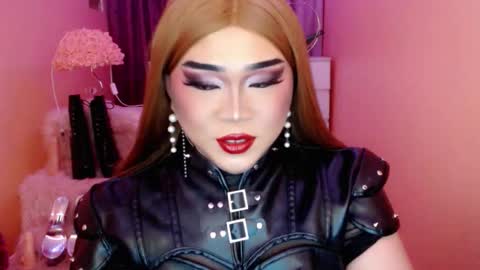 Snapshot of amiadoll chatting on 19, 9, 2025 Queen Mireska online show from 19, 9, 2025