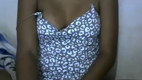 Snapshot of amichouu chatting on 25, 11, 2025 amichouu online show from 25, 11, 2025