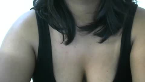 Snapshot of amichouu chatting on 26, 11, 2025 amichouu online show from 26, 11, 2025