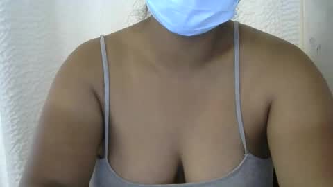 Snapshot of amichouu chatting on 29, 11, 2025 amichouu online show from 29, 11, 2025