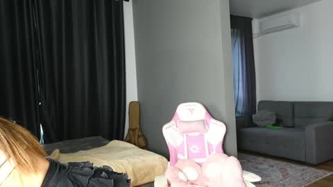 Snapshot of amilia4u chatting on 29, 9, 2025 A online show from 29, 9, 2025