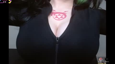 Snapshot of amilustxx chatting on 8, 10, 2025 amilust online show from 8, 10, 2025