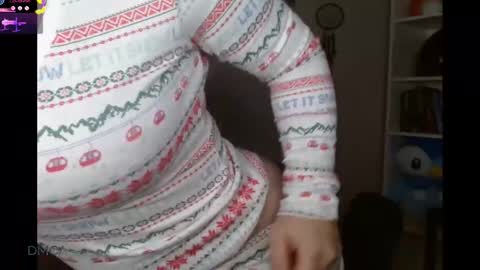 Snapshot of amilustxx chatting on 8, 11, 2025 amilust online show from 8, 11, 2025