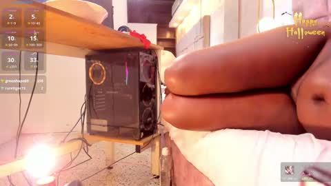 Snapshot of amina_westt chatting on 8, 10, 2025 Amina online show from 8, 10, 2025