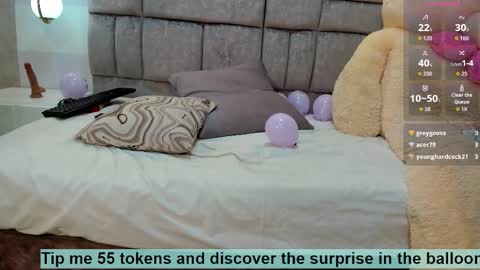 Snapshot of amina_westt chatting on 2, 11, 2025 Amina online show from 2, 11, 2025