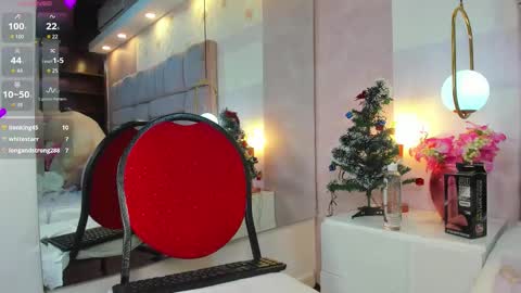 Snapshot of amina_westt chatting on 1, 12, 2025 Amina online show from 1, 12, 2025