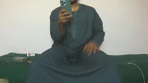 Snapshot of amir_elaraby chatting on 1, 10, 2025 Amir online show from 1, 10, 2025