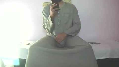 Snapshot of amir_elaraby chatting on 18, 10, 2025 Amir online show from 18, 10, 2025