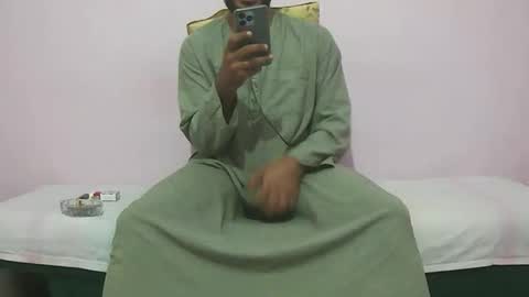 Snapshot of amir_elaraby chatting on 18, 10, 2025 Amir online show from 18, 10, 2025