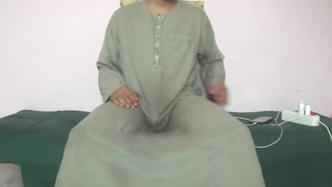 Snapshot of amir_elaraby chatting on 3, 11, 2025 Amir online show from 3, 11, 2025