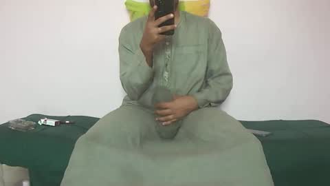 Snapshot of amir_elaraby chatting on 10, 11, 2025 Amir online show from 10, 11, 2025