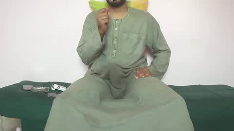 Snapshot of amir_elaraby chatting on 11, 11, 2025 Amir online show from 11, 11, 2025