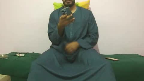 Snapshot of amir_elaraby chatting on 11, 11, 2025 Amir online show from 11, 11, 2025