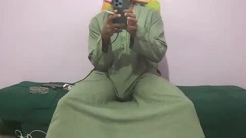 Snapshot of amir_elaraby chatting on 19, 11, 2025 Amir online show from 19, 11, 2025