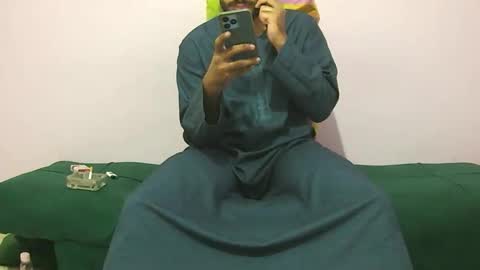 Snapshot of amir_elaraby chatting on 23, 11, 2025 Amir online show from 23, 11, 2025