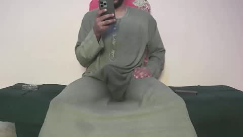 Snapshot of amir_elaraby chatting on 29, 11, 2025 Amir online show from 29, 11, 2025