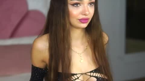 Snapshot of amiraveyl chatting on 11, 10, 2025 Amiraveyl online show from 11, 10, 2025