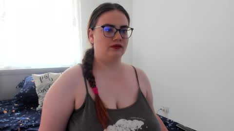 Amira Vyxen online show from 19, 5, 2026