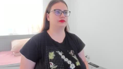 Snapshot of amiravyxen chatting on 30, 6, 2026 Amira Vyxen online show from 30, 6, 2026