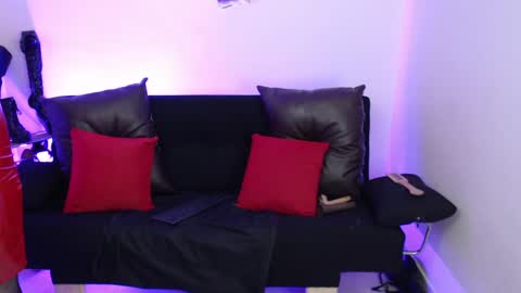 Snapshot of ammy_lee_69 chatting on 2, 12, 2024 Ammy Lee online show from 2, 12, 2024