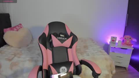 Snapshot of ammy_rodriguez_ chatting on 16, 9, 2025 Ammy online show from 16, 9, 2025