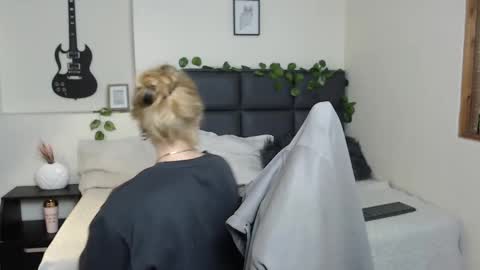 Snapshot of amnesiia_ chatting on 22, 9, 2025 Amnesia online show from 22, 9, 2025