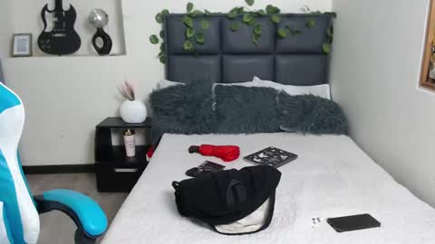 Snapshot of amnesiia_ chatting on 25, 9, 2025 Amnesia online show from 25, 9, 2025