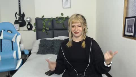 Snapshot of amnesiia_ chatting on 29, 9, 2025 Amnesia online show from 29, 9, 2025