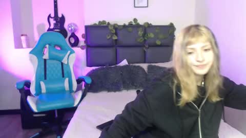 Snapshot of amnesiia_ chatting on 30, 9, 2025 Amnesia online show from 30, 9, 2025