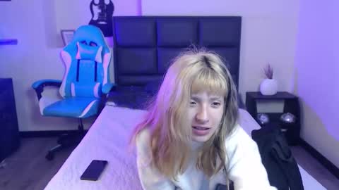 Snapshot of amnesiia_ chatting on 12, 10, 2025 Amnesia online show from 12, 10, 2025