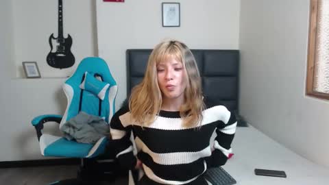 Snapshot of amnesiia_ chatting on 15, 10, 2025 Amnesia online show from 15, 10, 2025