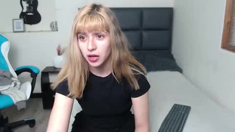 Snapshot of amnesiia_ chatting on 22, 10, 2025 Amnesia online show from 22, 10, 2025