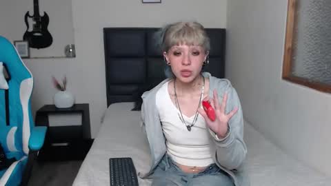 Snapshot of amnesiia_ chatting on 6, 11, 2025 Amnesia online show from 6, 11, 2025