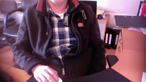 Amor2200 online show from 4, 3, 2025