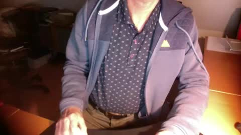 Amor2200 online show from 5, 10, 2025