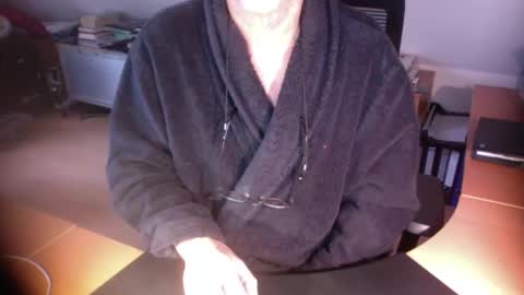 Amor2200 online show from 4, 12, 2025