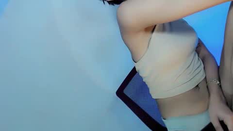 Belle Tylor online show from 29, 1, 2025