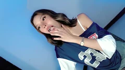 Belle Tylor online show from 30, 1, 2025