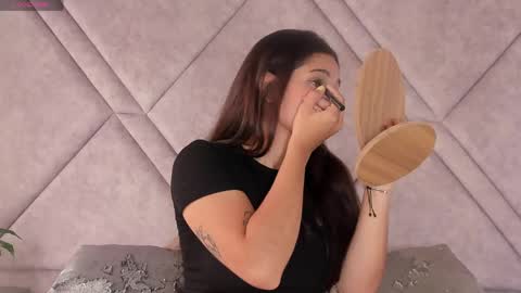 amora online show from 10, 4, 2026