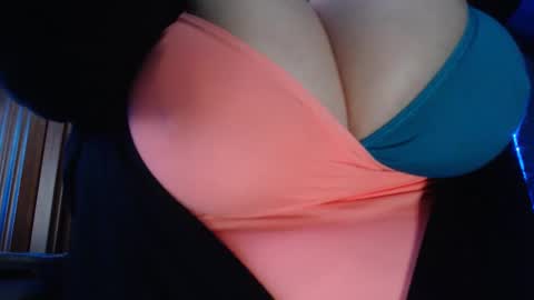 Snapshot of amorelara chatting on 8, 12, 2024 amorelara online show from 8, 12, 2024