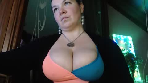 Snapshot of amorelara chatting on 8, 12, 2024 amorelara online show from 8, 12, 2024