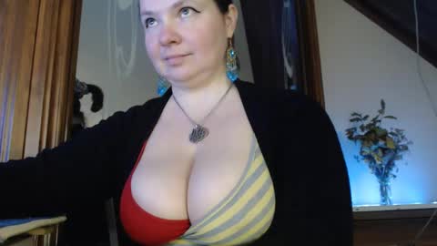 Snapshot of amorelara chatting on 4, 3, 2025 amorelara online show from 4, 3, 2025