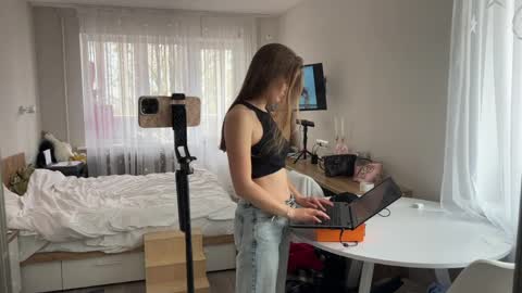 Snapshot of amorelle_ chatting on 13, 4, 2026 amorelle_ online show from 13, 4, 2026