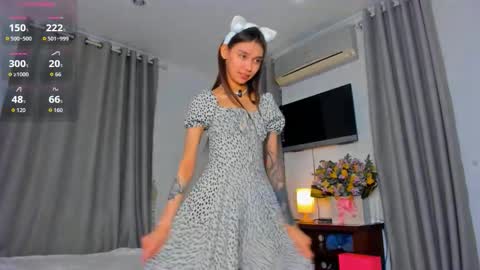 Snapshot of amy_alle chatting on 6, 11, 2025 Amy online show from 6, 11, 2025