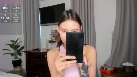 Snapshot of amy_alle chatting on 24, 11, 2025 Amy online show from 24, 11, 2025