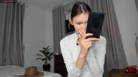 Snapshot of amy_alle chatting on 2, 12, 2025 Amy online show from 2, 12, 2025